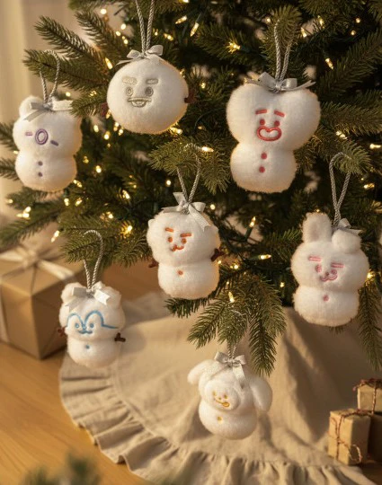BT21 - SNOWMAN PLUSH KEYRING