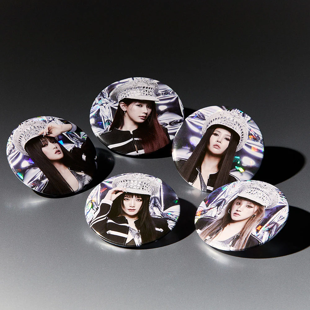 (G)I-DLE - SUPER LADY OFFICIAL MD CAN BADGE 2 VER. - Image 2