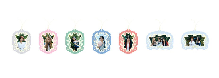 LE SSERAFIM - 2025 SEASON'S GREETINGS POP UP OFFICIAL MD FILM BOOKMARK SET