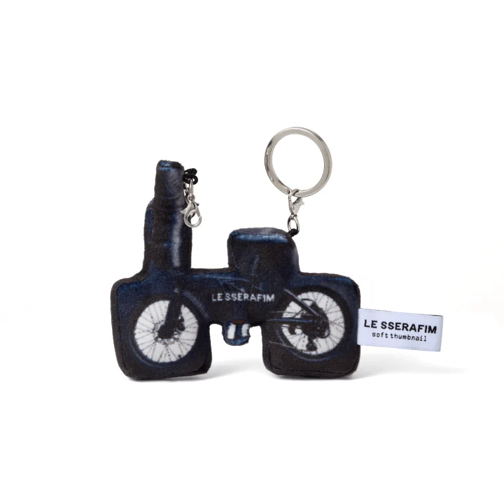 LE SSERAFIM - LE SSERAFIM x SOFT THUMBNAIL OFFICIAL MD DELIVERY BIKE KEYRING