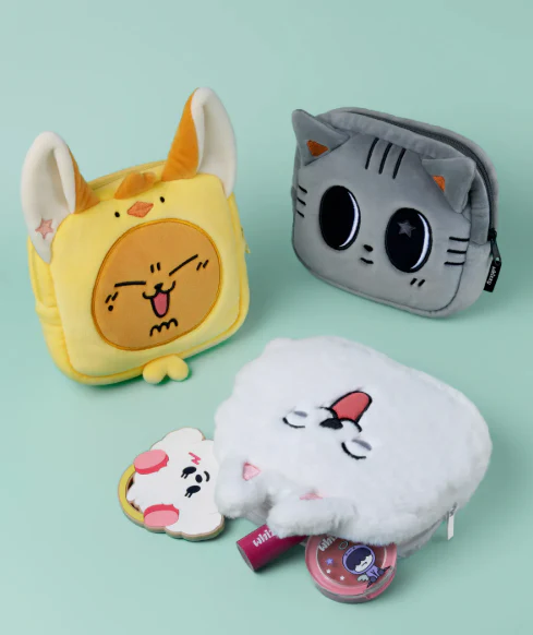 TXT - TXT X WHIZZY SQUARE FACE POUCH